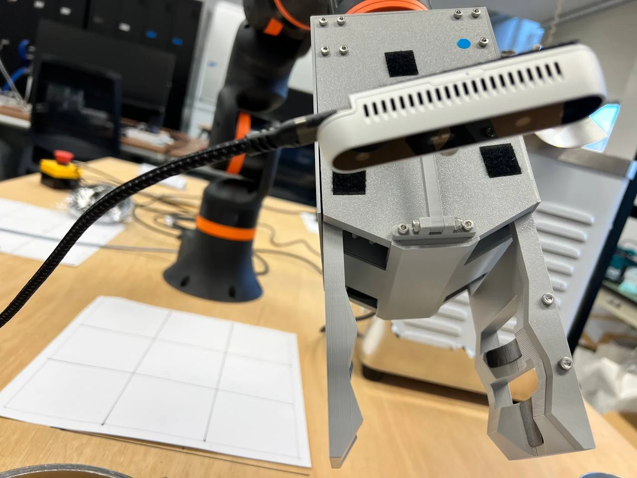 ロボットハンド・マニピュレータ・3Dカメラを組み合わせた開発例